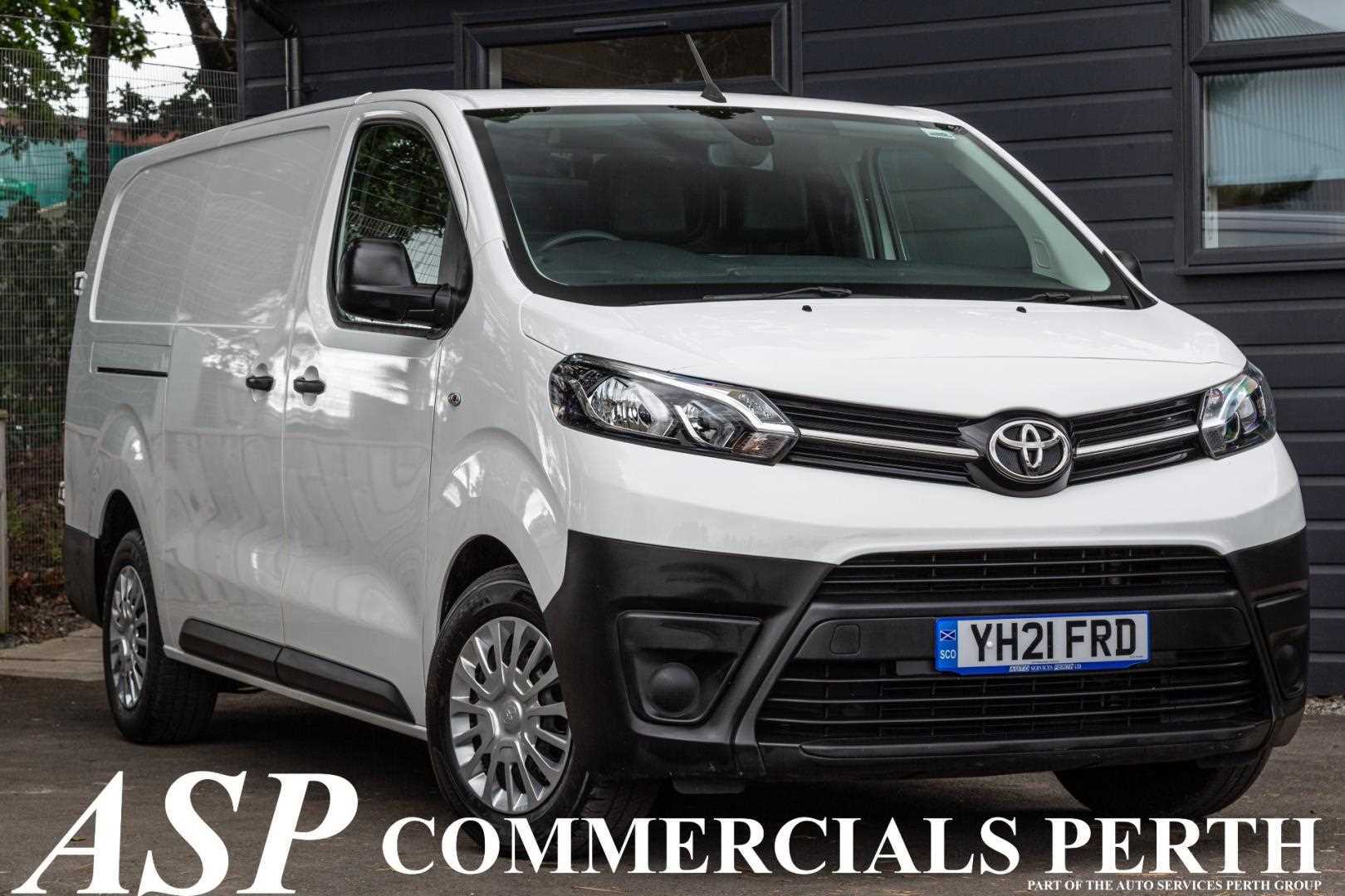  Toyota Proace